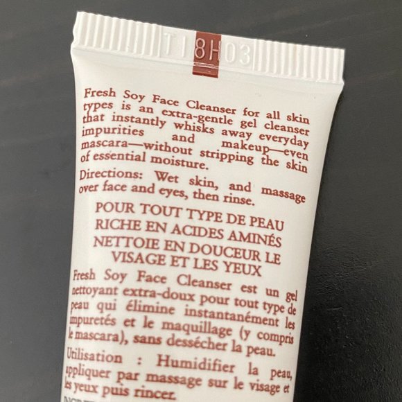 Fresh Soy Face Cleanser - Picture 7 of 9